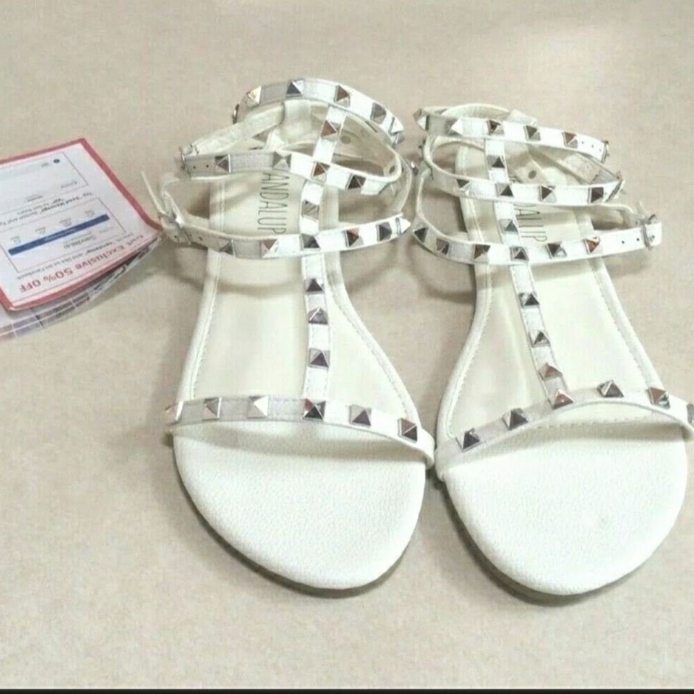 SANDALUP Flat Sandals with Round Rivets and Adjust